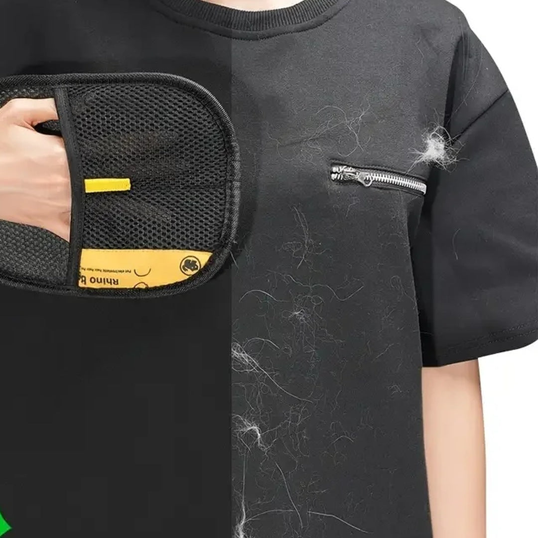 Zwart shirt vol kattenhaar, met de elektrostatische handschoen ernaast