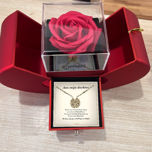 Rozendoos open met ketting en kaartje Aan mijn dochter